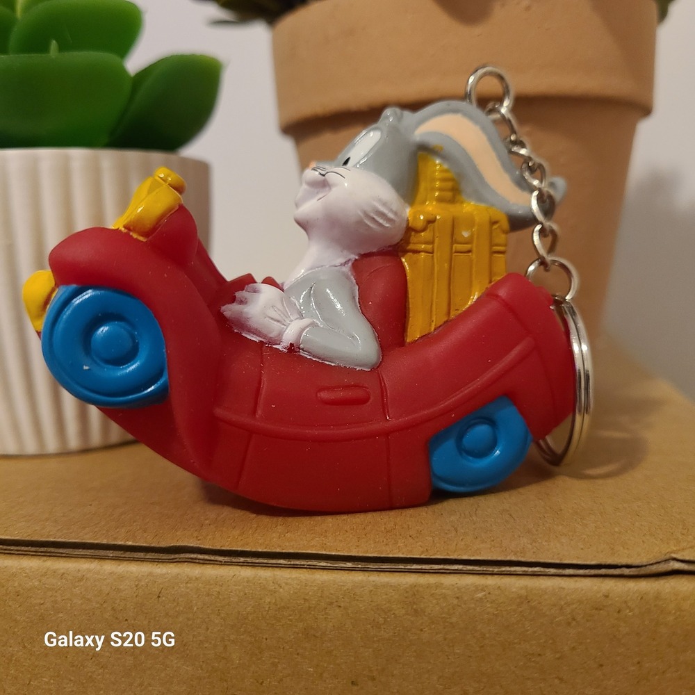 Bugs Bunny Driving Car Keychain Looney Tunes Collectible Accessory Pre-Owned